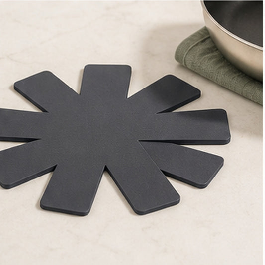avermontia Panora Silicone Pan Separators realistic kitchenware product photo